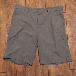 O’Niell Walk Shorts. Size 34